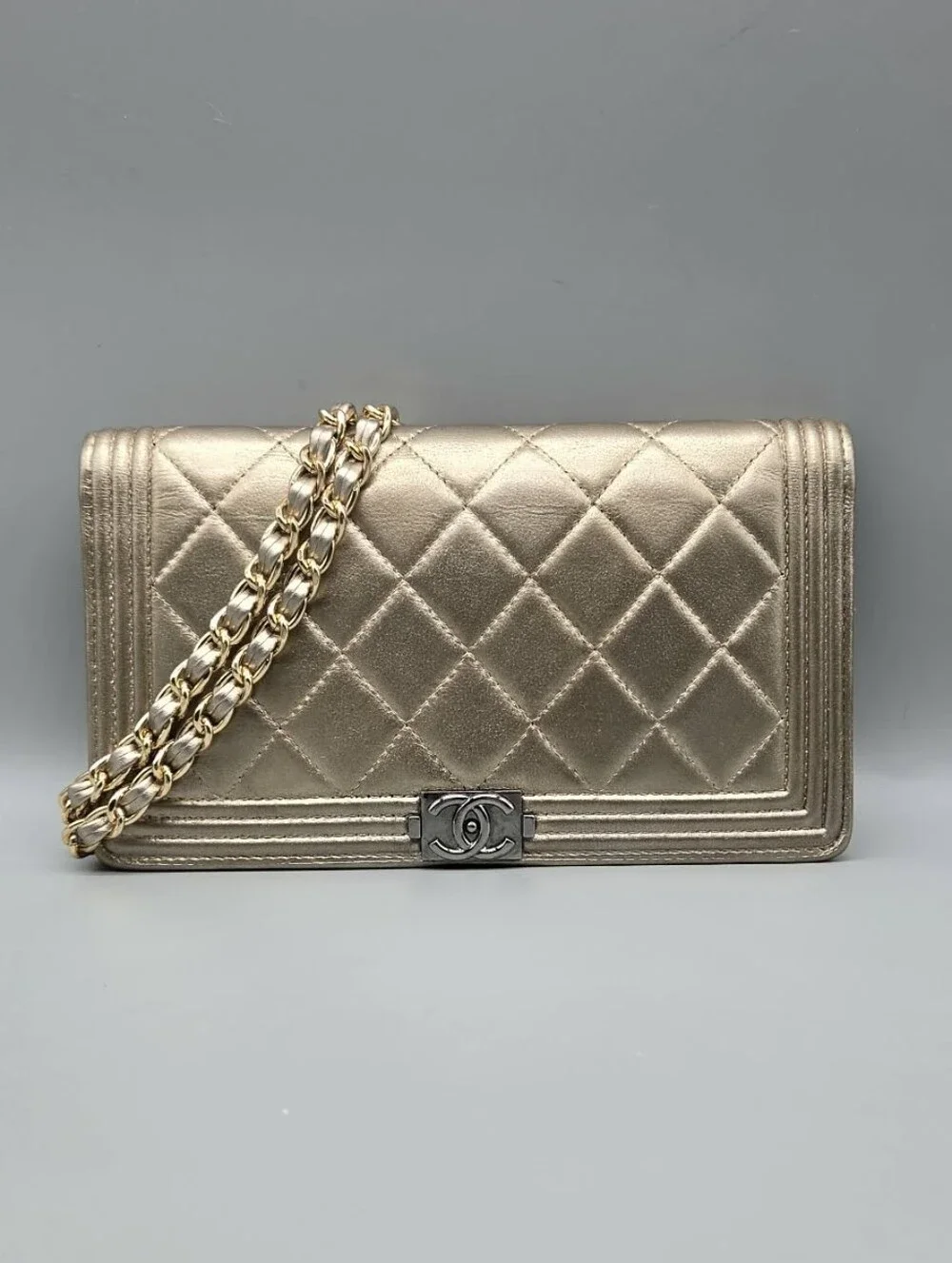 💛CHANEL Authentic Yen Gold Leather Wallet/Clutch💛
